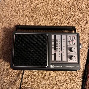 Vintage General Electric Gray AM/FM Portable Radio